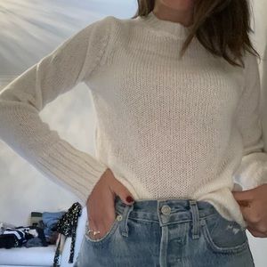 Make white cashmere sweater